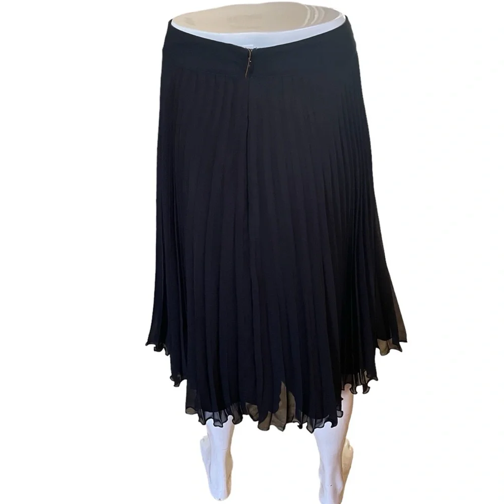 White House Black Market Skirt